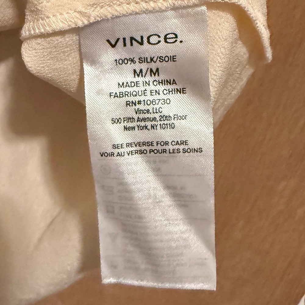 Vince Women's Satin Silk V-Neck Drape Blouse Size M
Champagne Color V615612201 - Picture 4 of 8